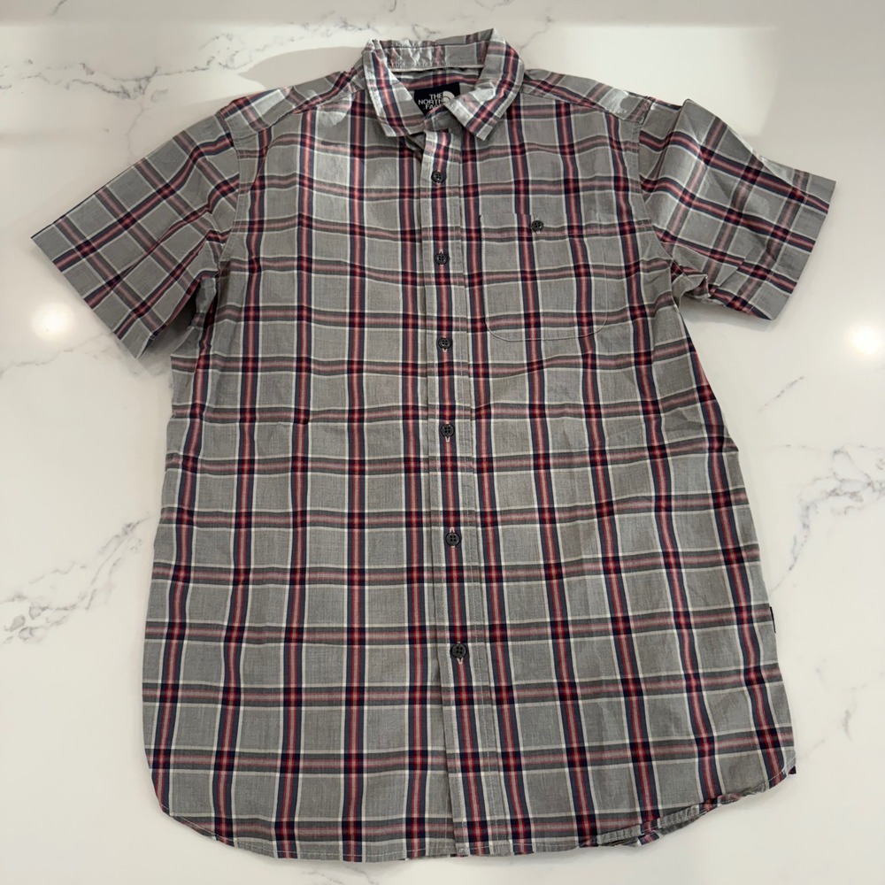 The North Face Plaid Shirt Gray Red Button Up Short‎ Sleeve Mens Medium